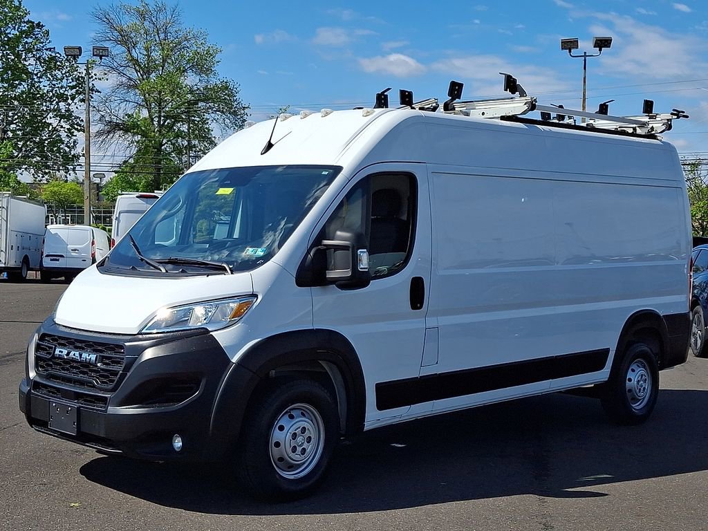 Used 2023 RAM ProMaster 2500 w/ Convenience Group FWD image 3