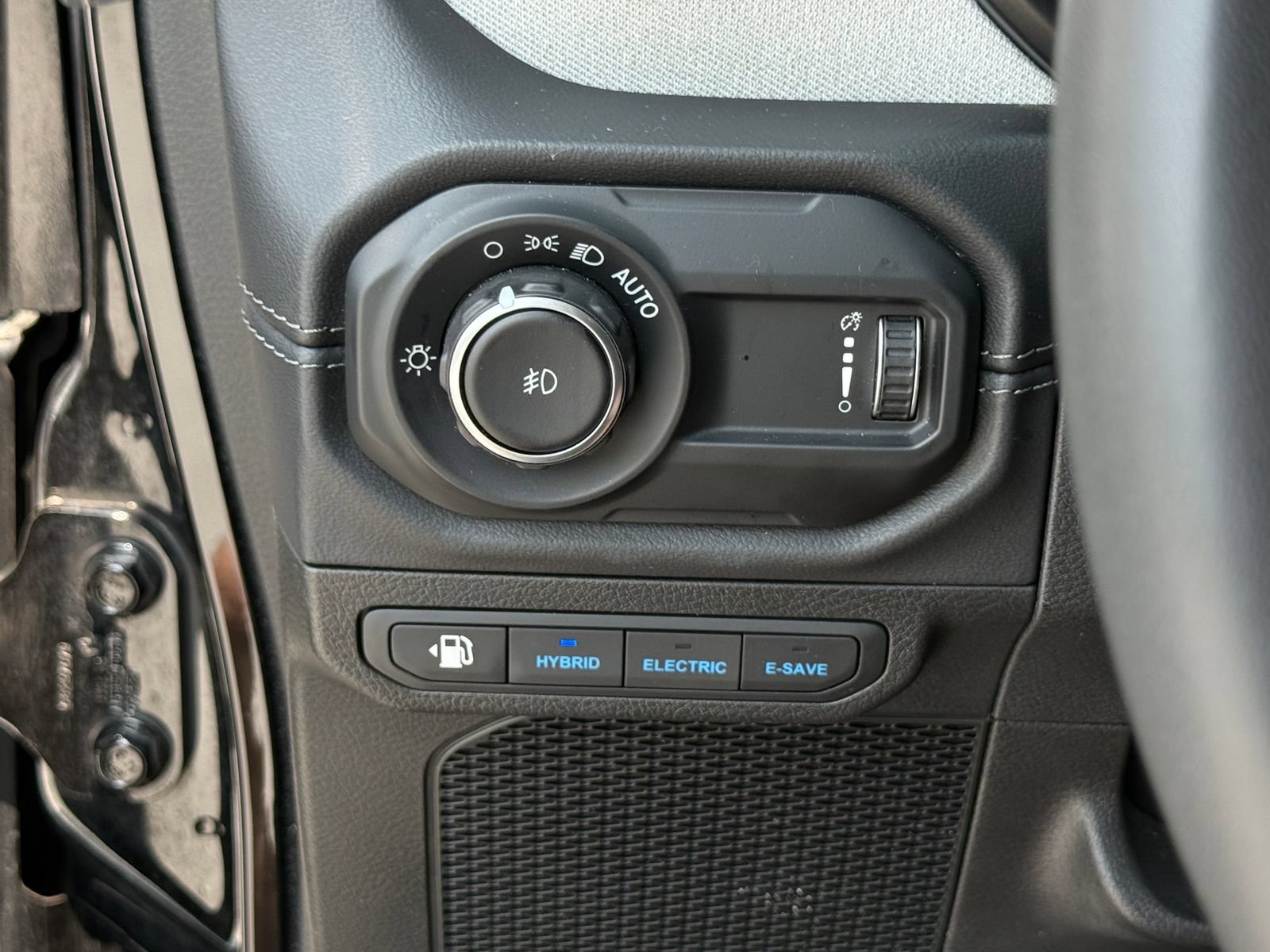 Used 2024 Jeep Wrangler Unlimited Sahara AWD/4WD image 36