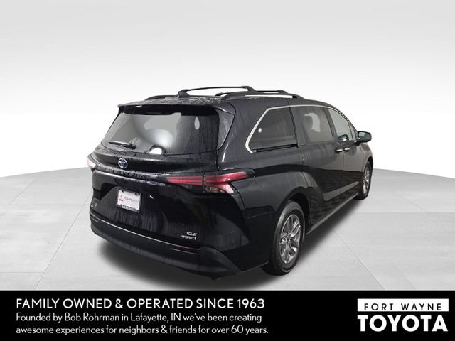 Used 2022 Toyota Sienna XLE w/ XLE Plus Package AWD/4WD image 7