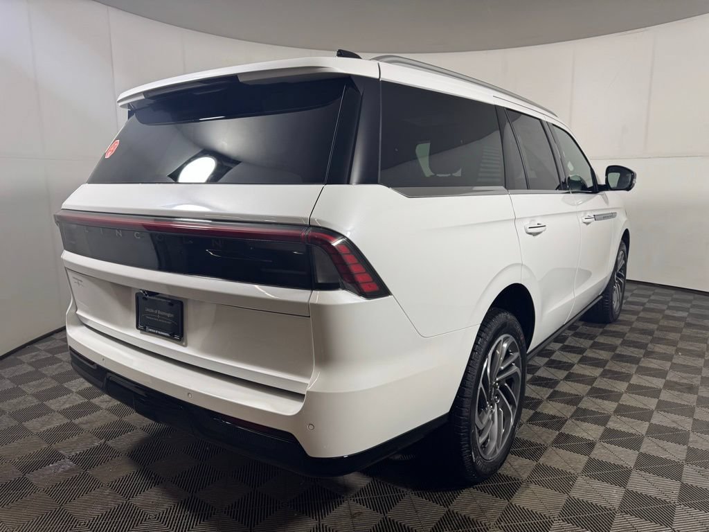 New 2026 Lincoln Navigator Reserve AWD/4WD image 5