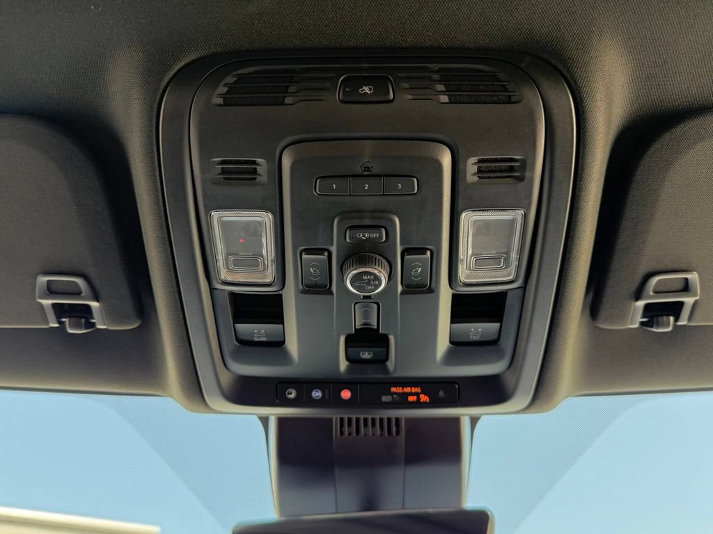 Used 2024 GMC Yukon Denali Ultimate AWD/4WD image 34