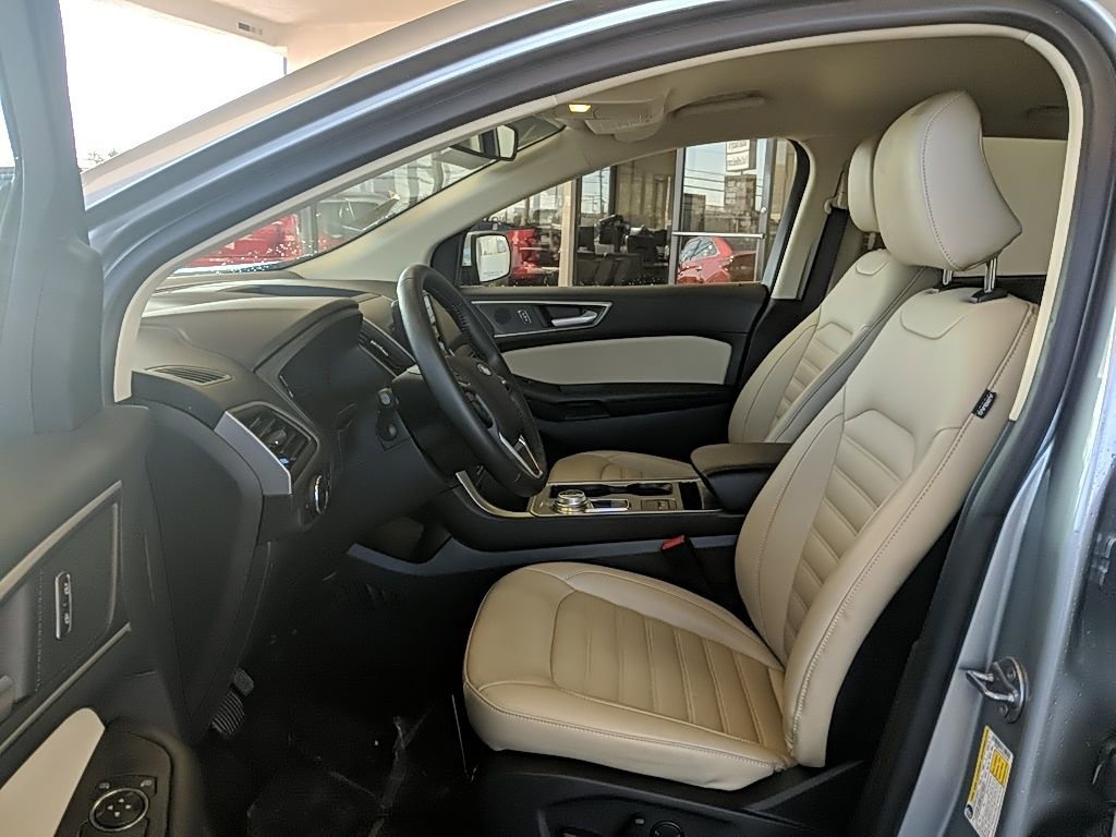 Used 2024 Ford Edge SEL w/ Convenience Package image 12