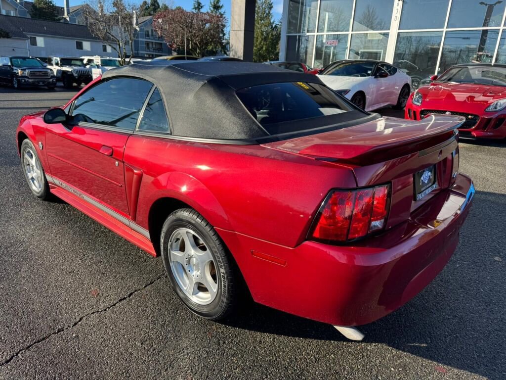 Used 2004 Ford Mustang Deluxe image 8