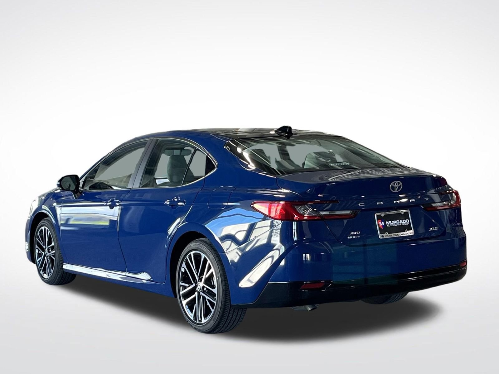 Used 2025 Toyota Camry XLE AWD/4WD image 8