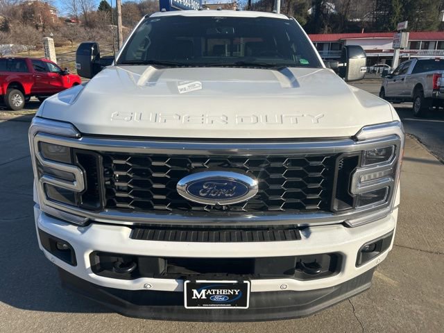 Used 2025 Ford F450 Platinum w/ FX4 Off-Road Package image 2