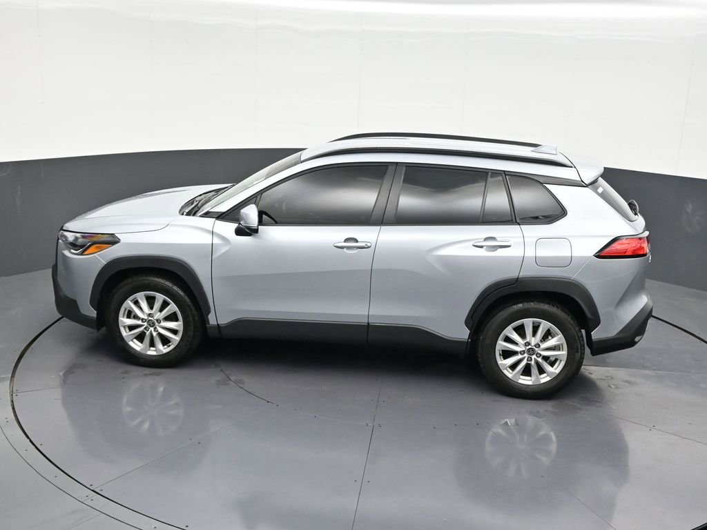 Used 2023 Toyota Corolla Cross LE FWD image 16