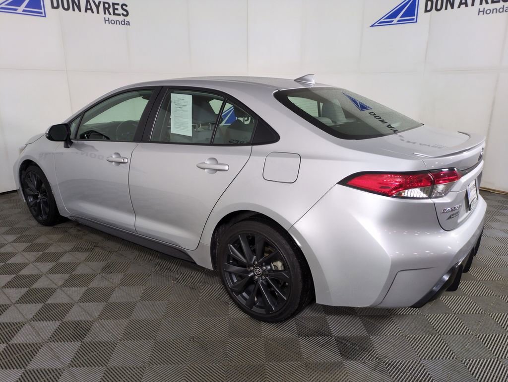 Used 2024 Toyota Corolla SE image 3