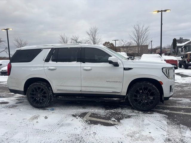 Used 2022 GMC Yukon SLT w/ SLT Premium Package image 4