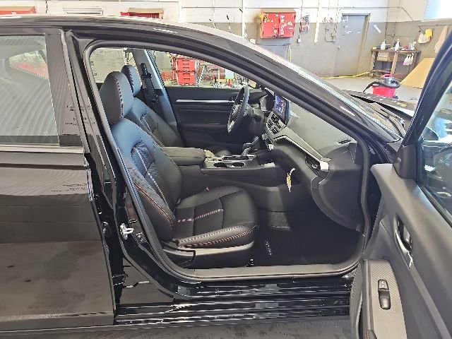 New 2026 Nissan Altima 2.5 SR AWD/4WD image 25