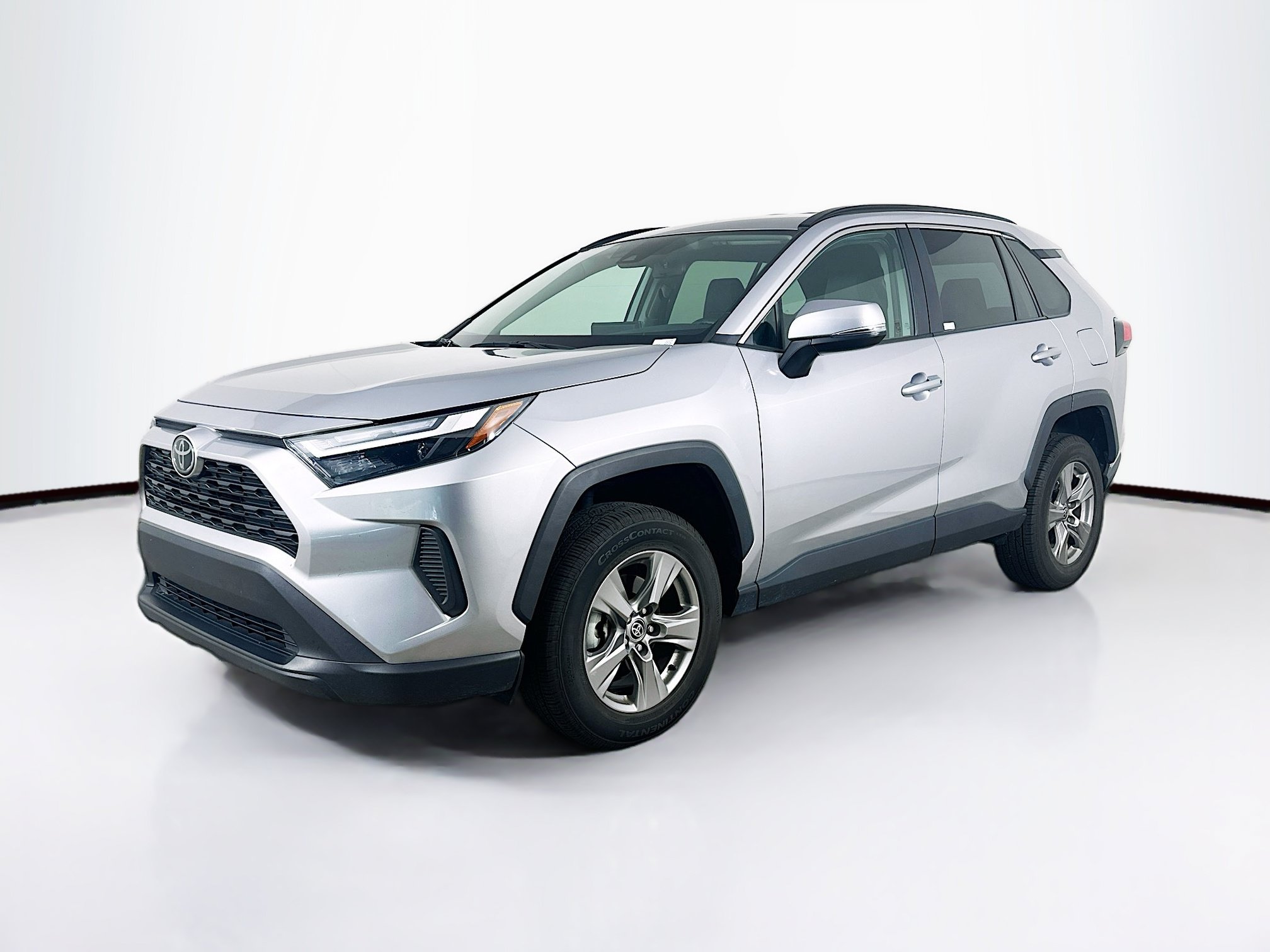 Used 2023 Toyota RAV4 XLE FWD image 3