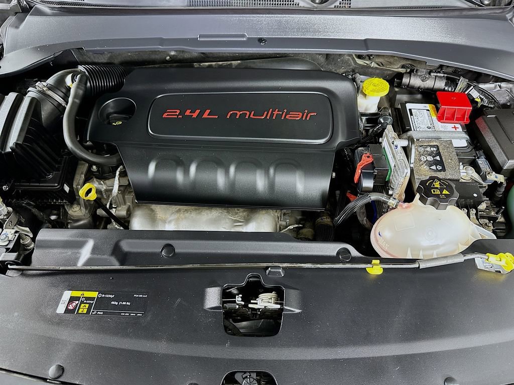 Certified 2022 Jeep Compass Latitude w/ Convenience Group image 40