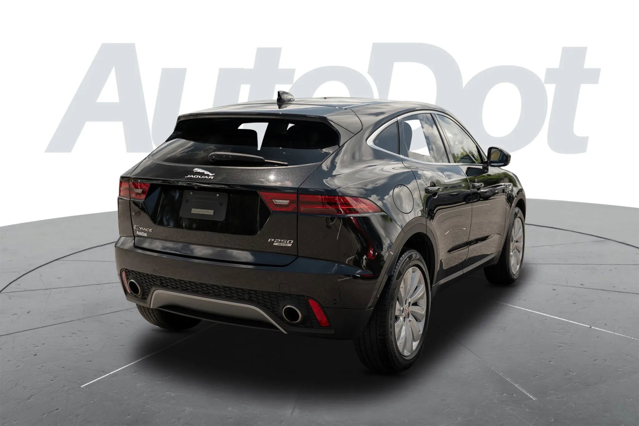 Used 2020 Jaguar E-PACE SE image 3