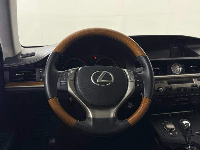 Used 2013 Lexus ES 300h w/ Luxury Pkg FWD image 22