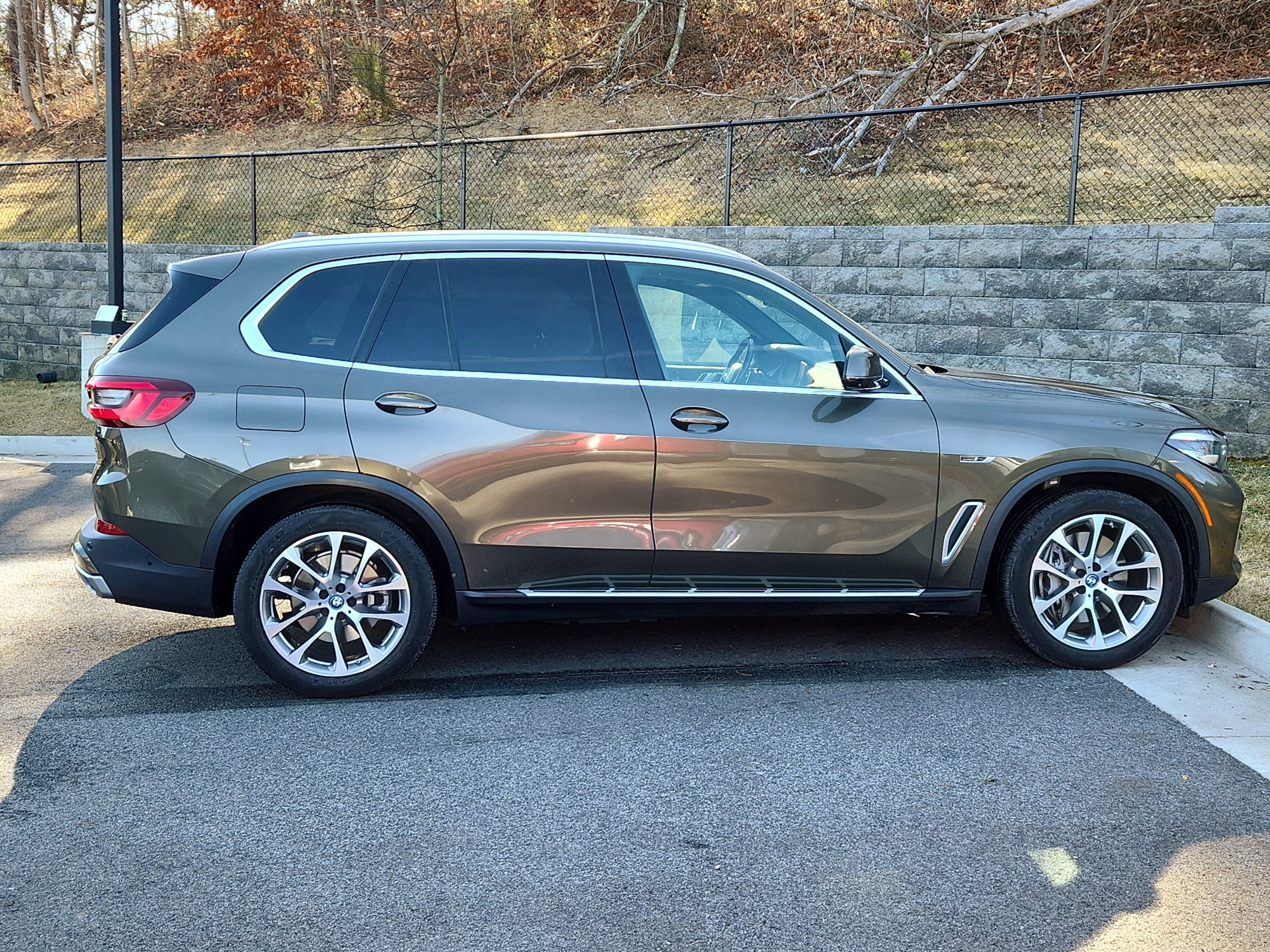 Used 2022 BMW X5 xDrive45e w/ Climate Comfort Package image 11