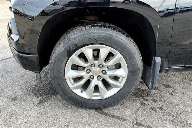 Used 2023 Chevrolet Silverado 1500 Custom image 35