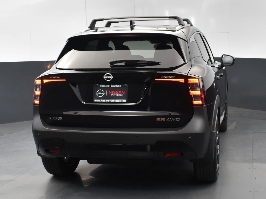 New 2026 Nissan Kicks SR w/ SR Premium Package image 7