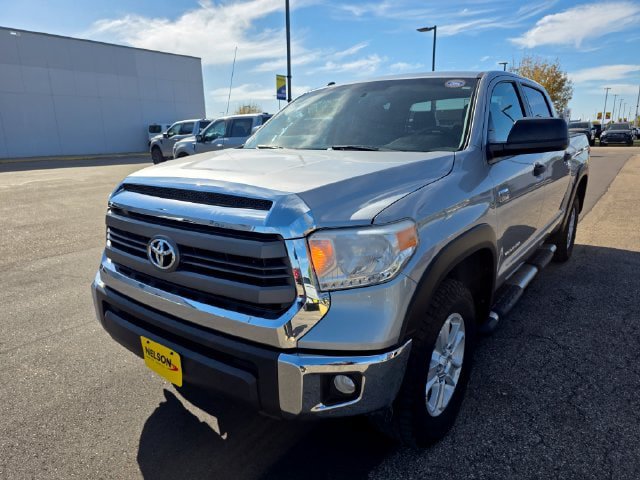 Used 2015 Toyota Tundra SR5 AWD/4WD image 2