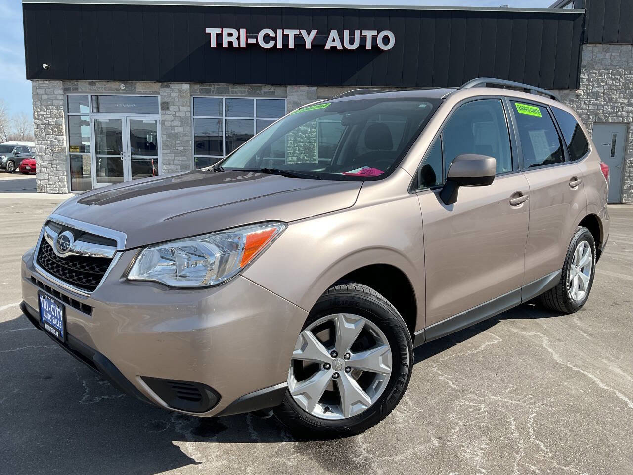 Used 2015 Subaru Forester 2.5i Premium AWD/4WD image 1