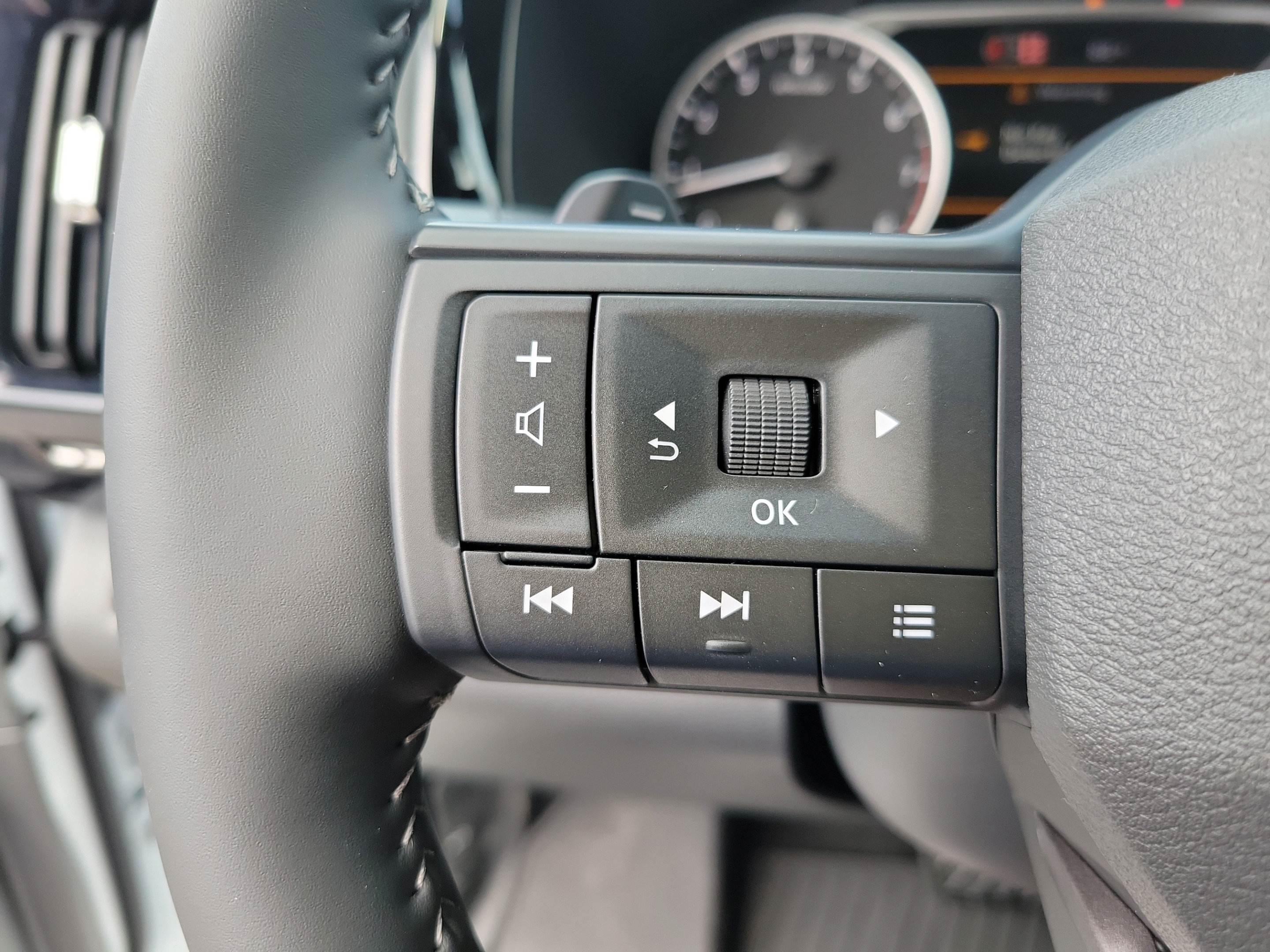 New 2026 Nissan Pathfinder SV FWD image 25
