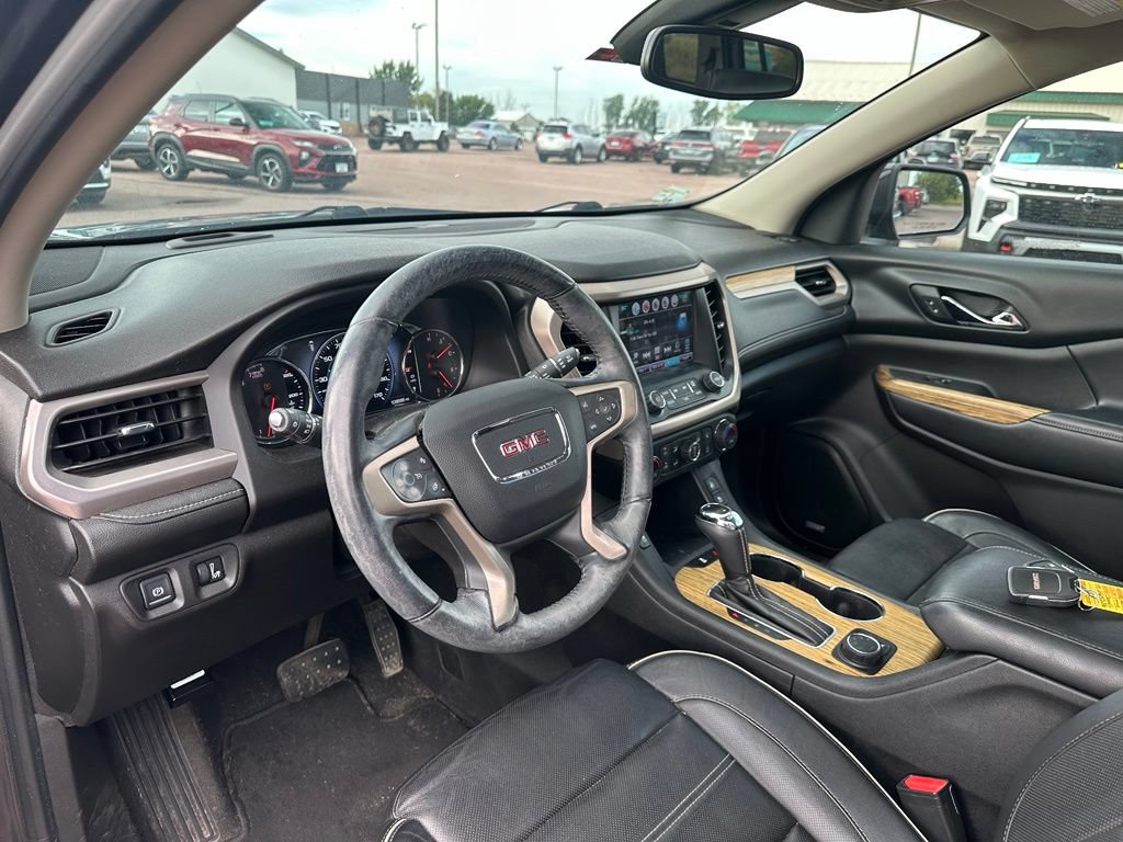 Used 2017 GMC Acadia Denali w/ Technology Package AWD/4WD image 13