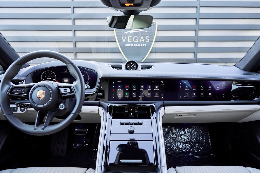 Used 2025 Porsche Panamera 4 w/ Premium Package image 57