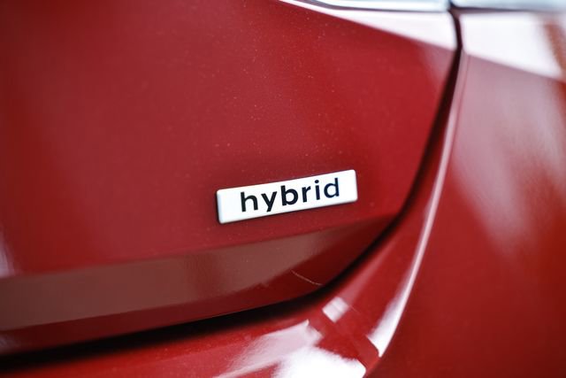 Certified 2025 Hyundai Elantra Limited FWD image 10