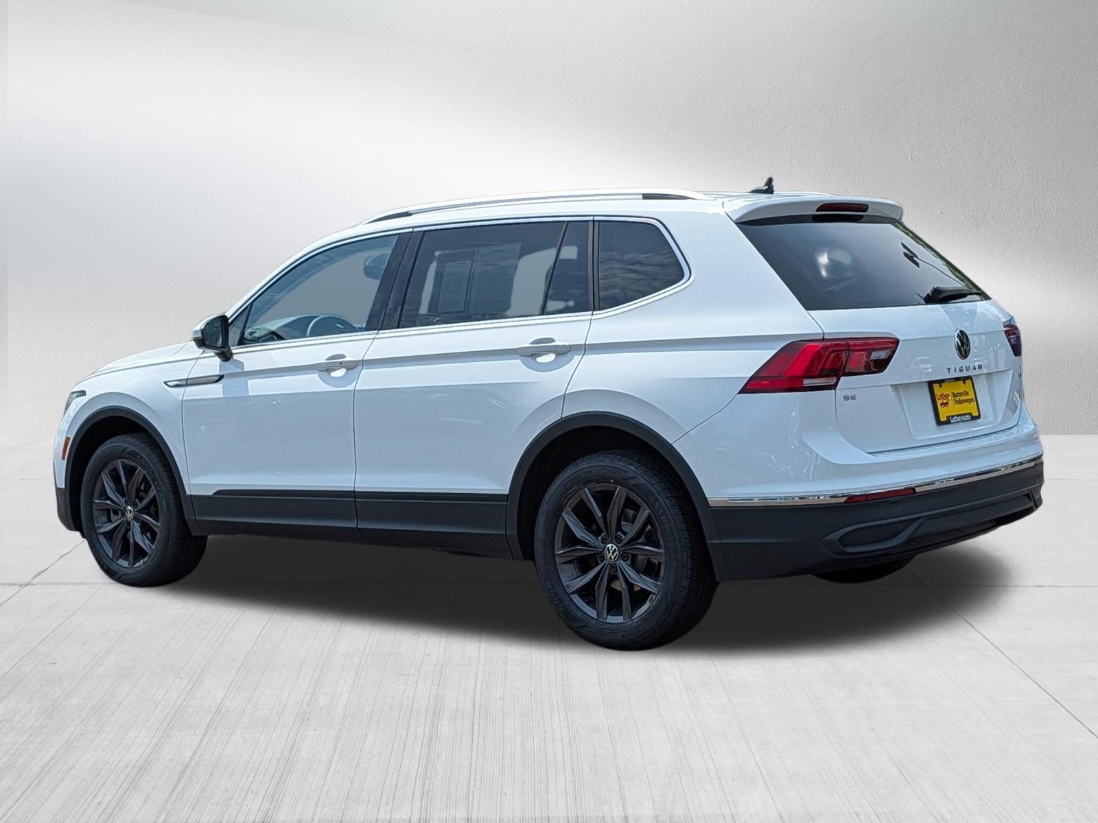 Used 2022 Volkswagen Tiguan SE AWD/4WD image 5