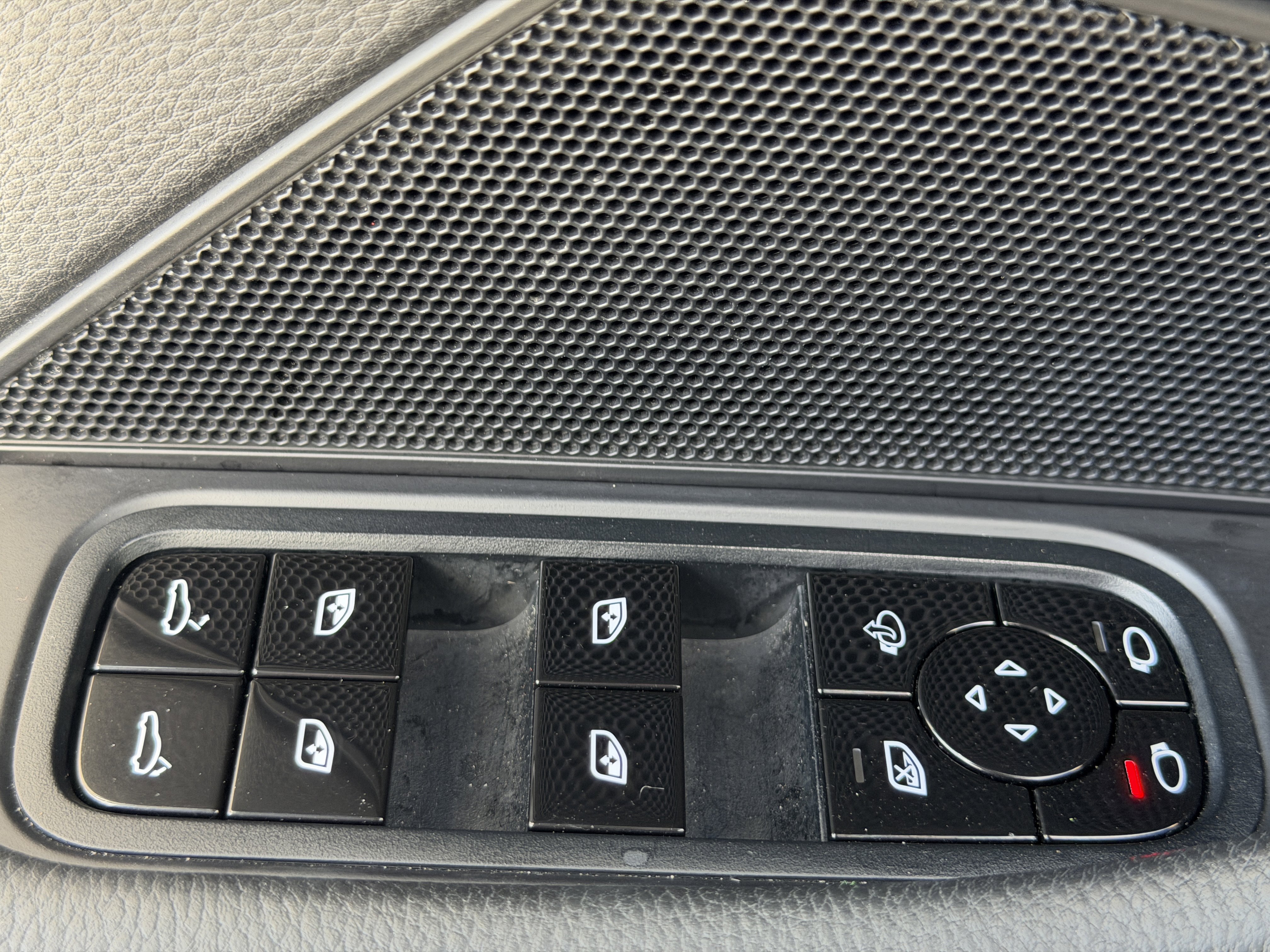 Certified 2020 Porsche Panamera image 25