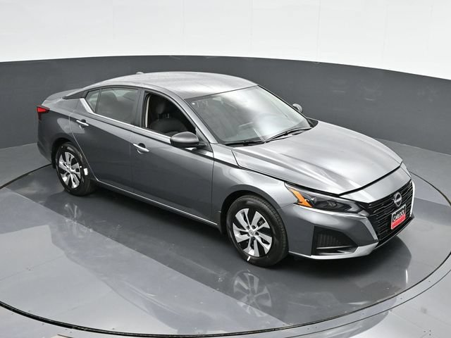 Used 2025 Nissan Altima 2.5 S FWD image 28