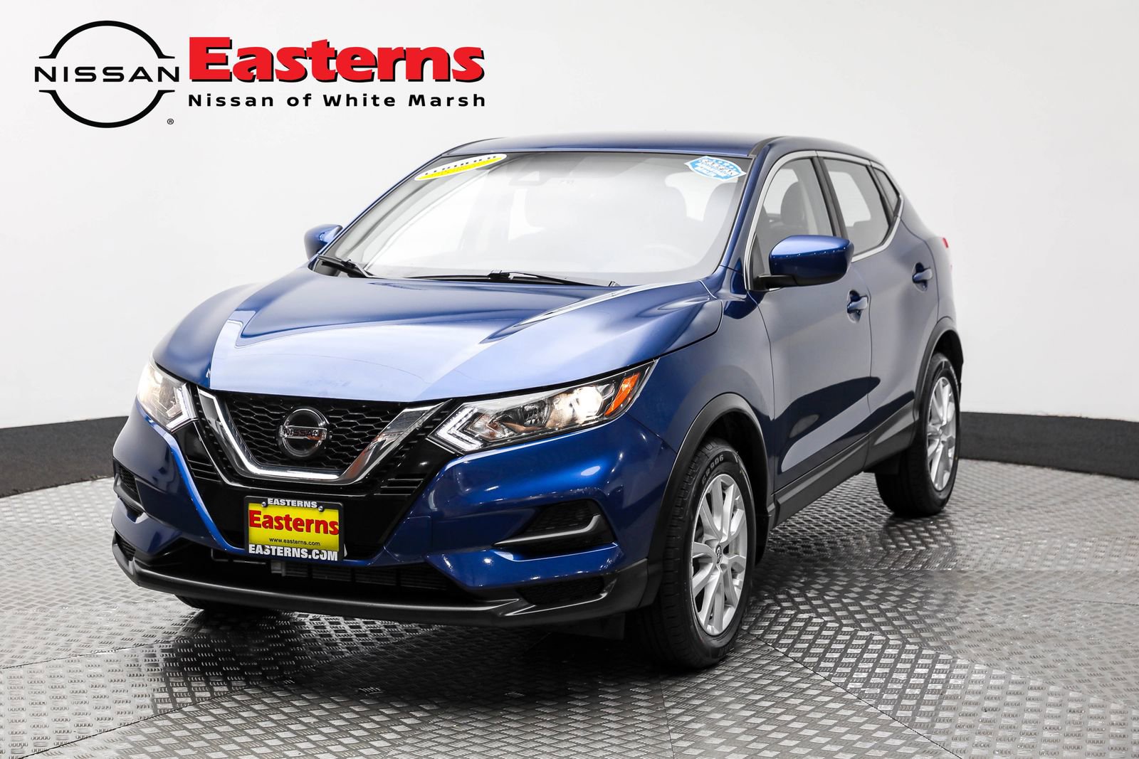 Used 2022 Nissan Rogue Sport S image 2