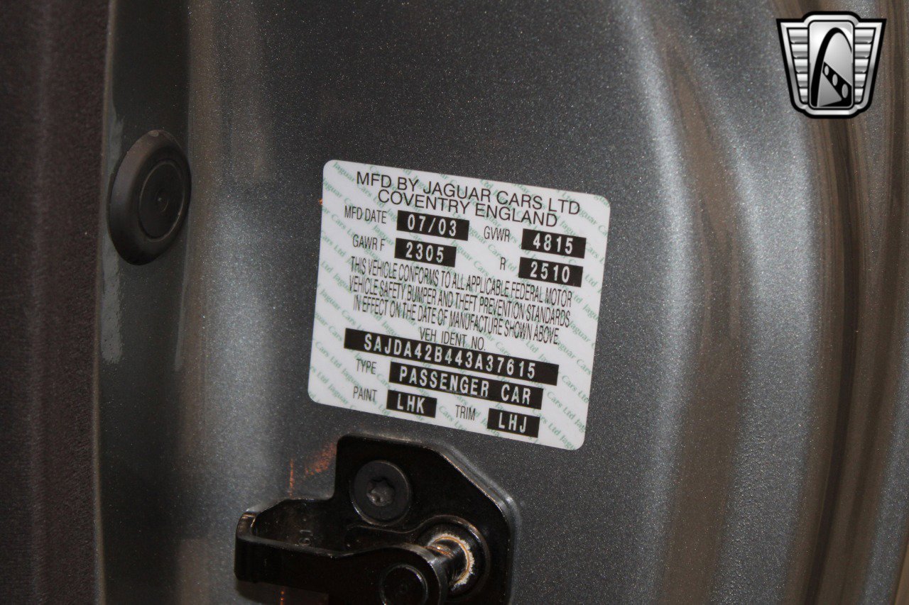 Used 2004 Jaguar XK8 Convertible image 26