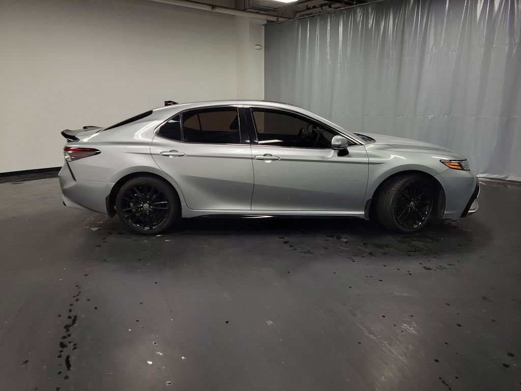 Used 2021 Toyota Camry XSE image 9