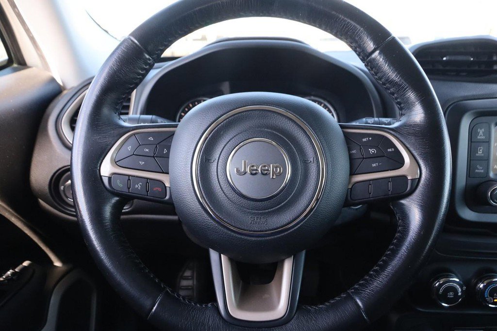 Used 2017 Jeep Renegade Latitude image 10