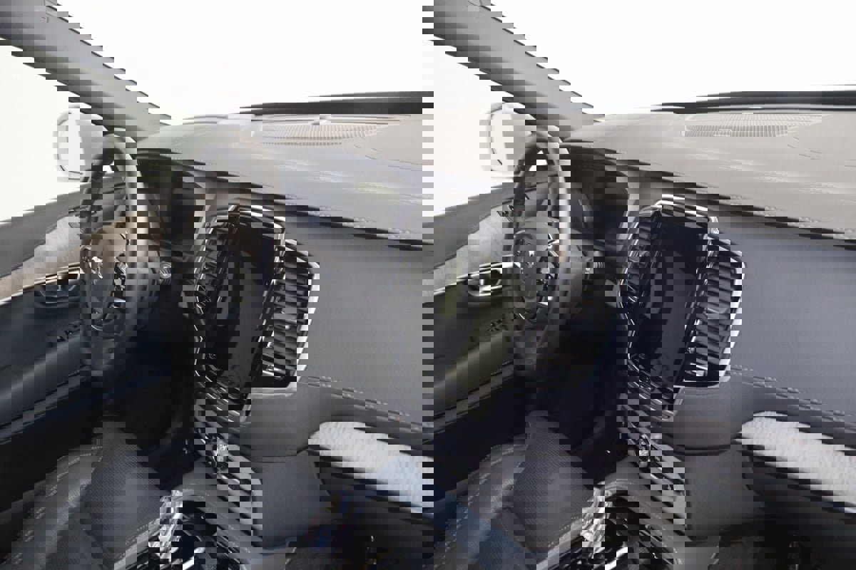 Used 2024 Volvo XC90 T8 Ultimate w/ Protection Package Premier image 41