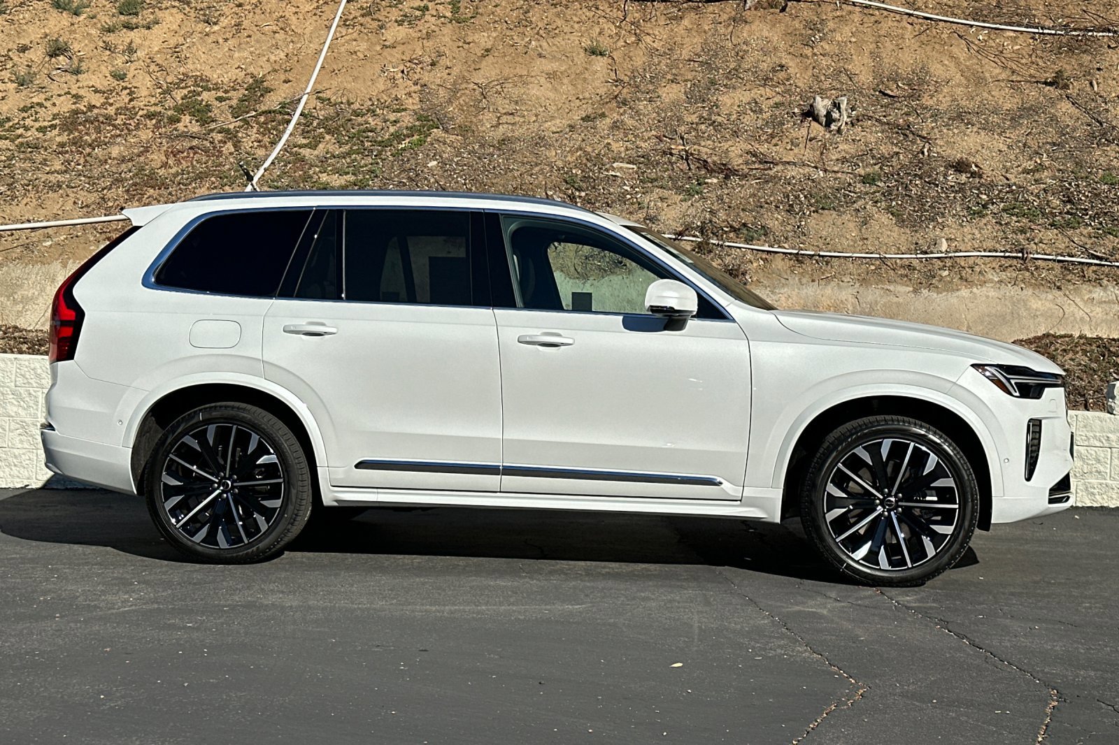 New 2026 Volvo XC90 T8 Plus image 4