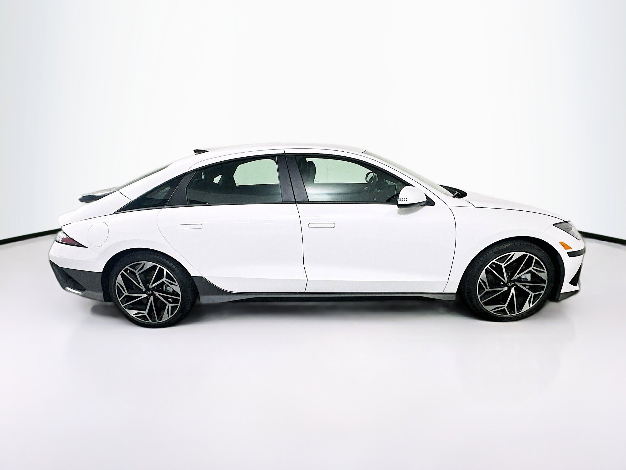 Used 2024 Hyundai Ioniq 6 SEL RWD image 10