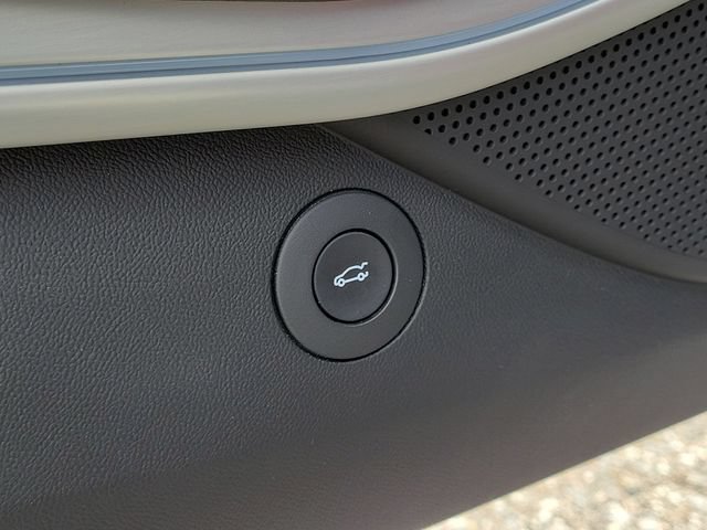 Used 2022 Chevrolet Camaro SS RWD image 17