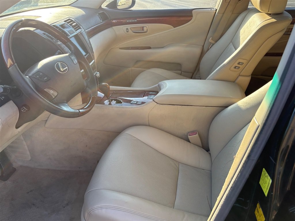 Used 2011 Lexus LS 460 w/ Comfort Pkg RWD image 11