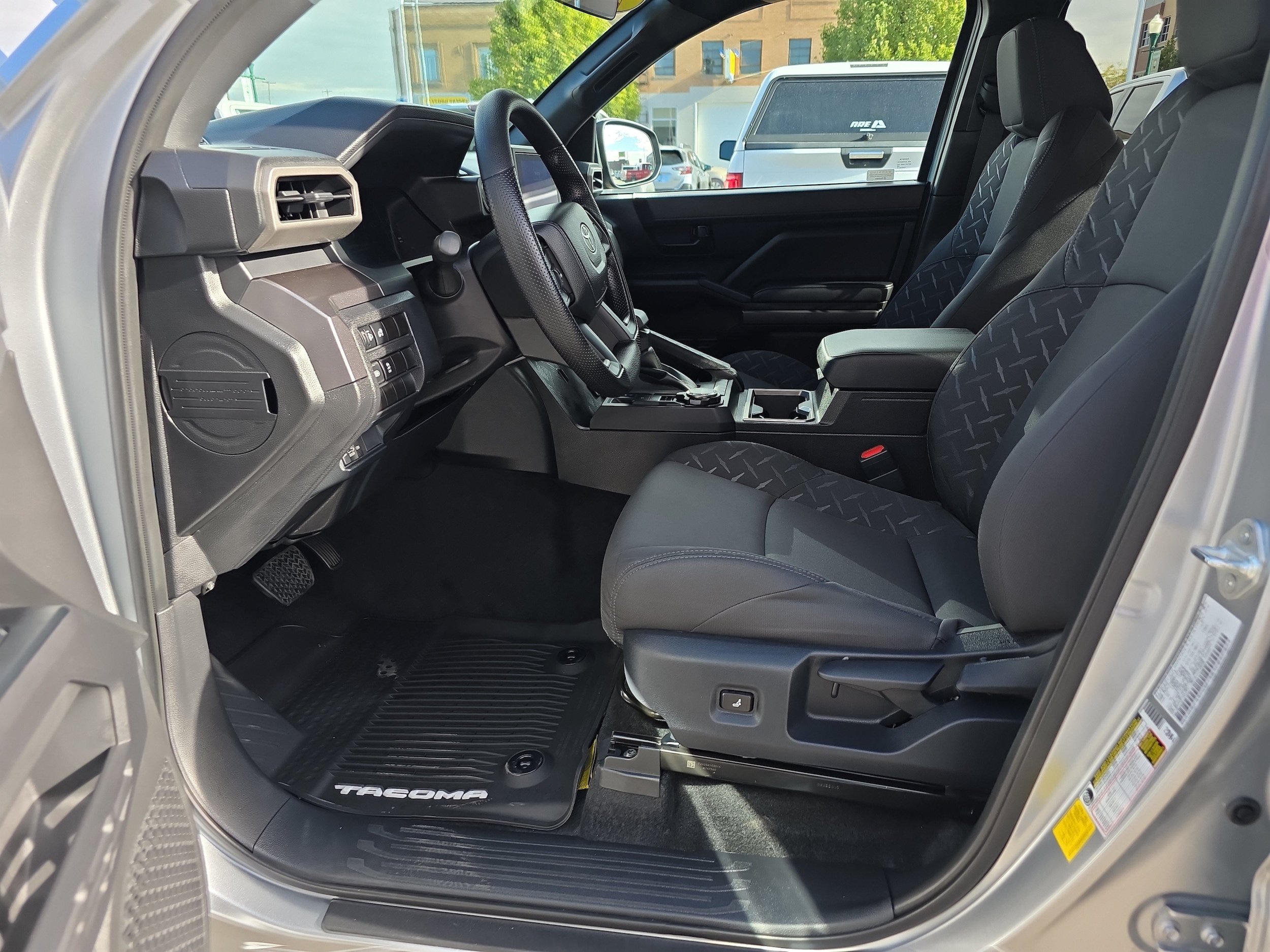Used 2026 Toyota Tacoma SR5 AWD/4WD image 2