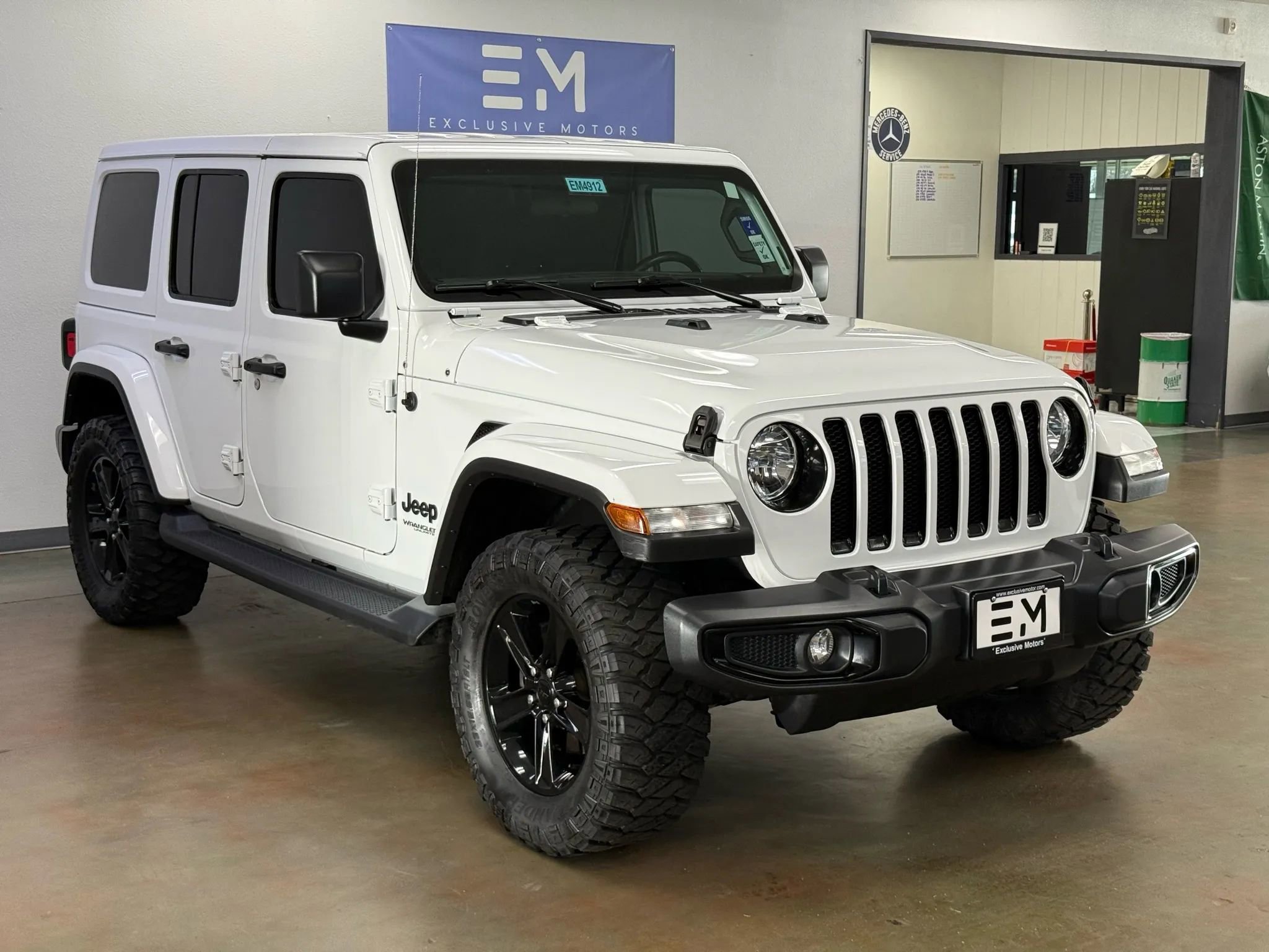 Used 2021 Jeep Wrangler Unlimited Sahara image 2