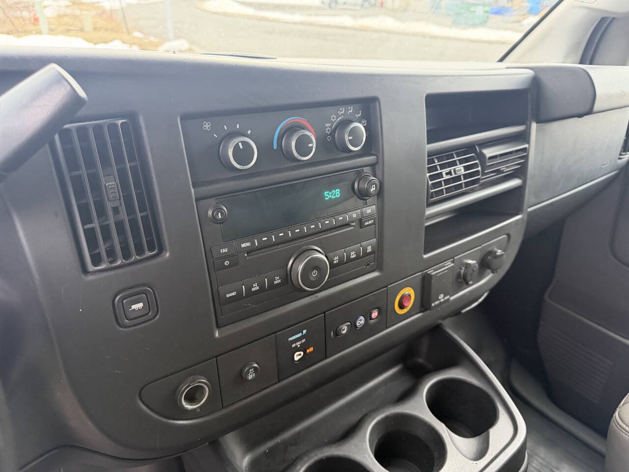 Used 2016 Chevrolet Express 2500 RWD image 33