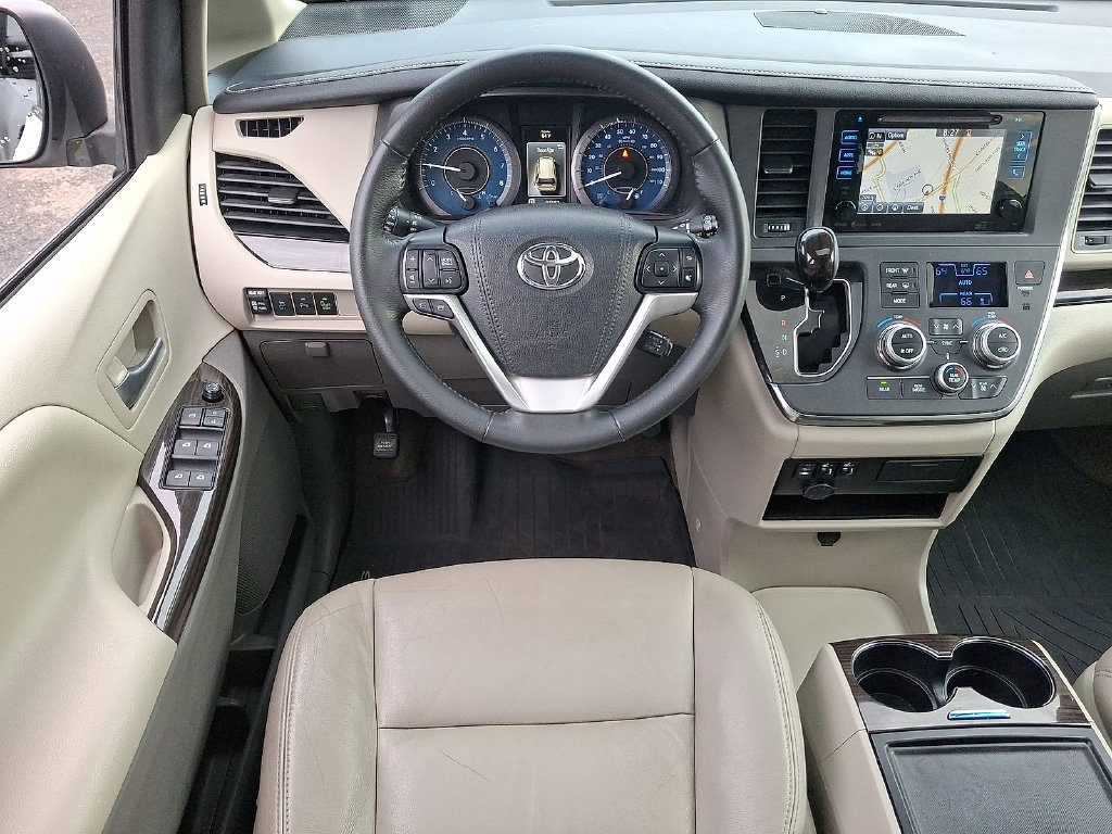 Used 2017 Toyota Sienna XLE w/ XLE Navigation Package FWD image 27