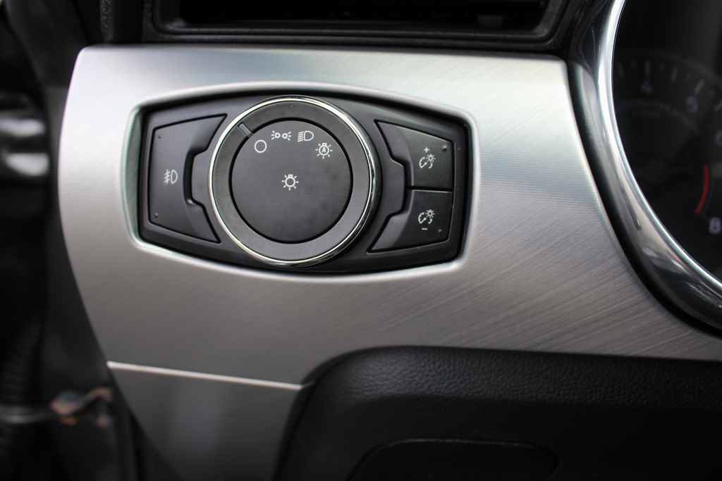 Used 2018 Ford Mustang Premium RWD image 14