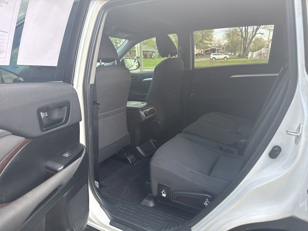 Used 2019 Toyota Highlander LE image 9