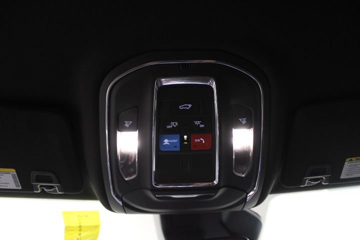 Used 2023 Jeep Grand Cherokee Altitude AWD/4WD image 43