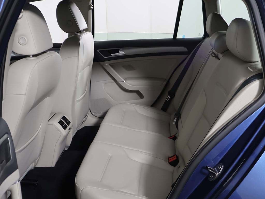 Used 2016 Volkswagen Golf Limited Edition image 29
