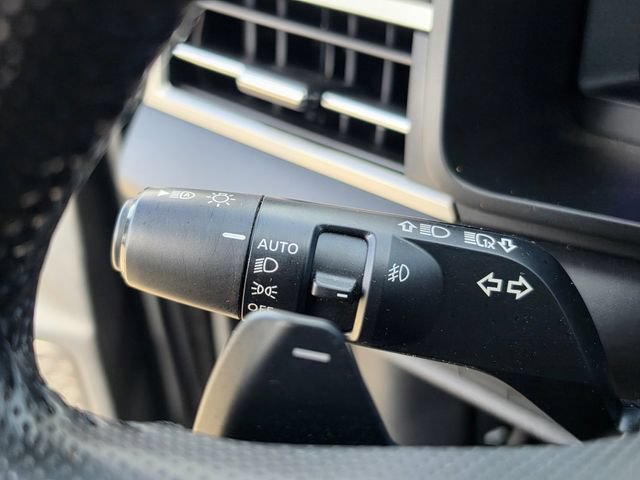 Used 2025 Mitsubishi Outlander SE FWD image 25