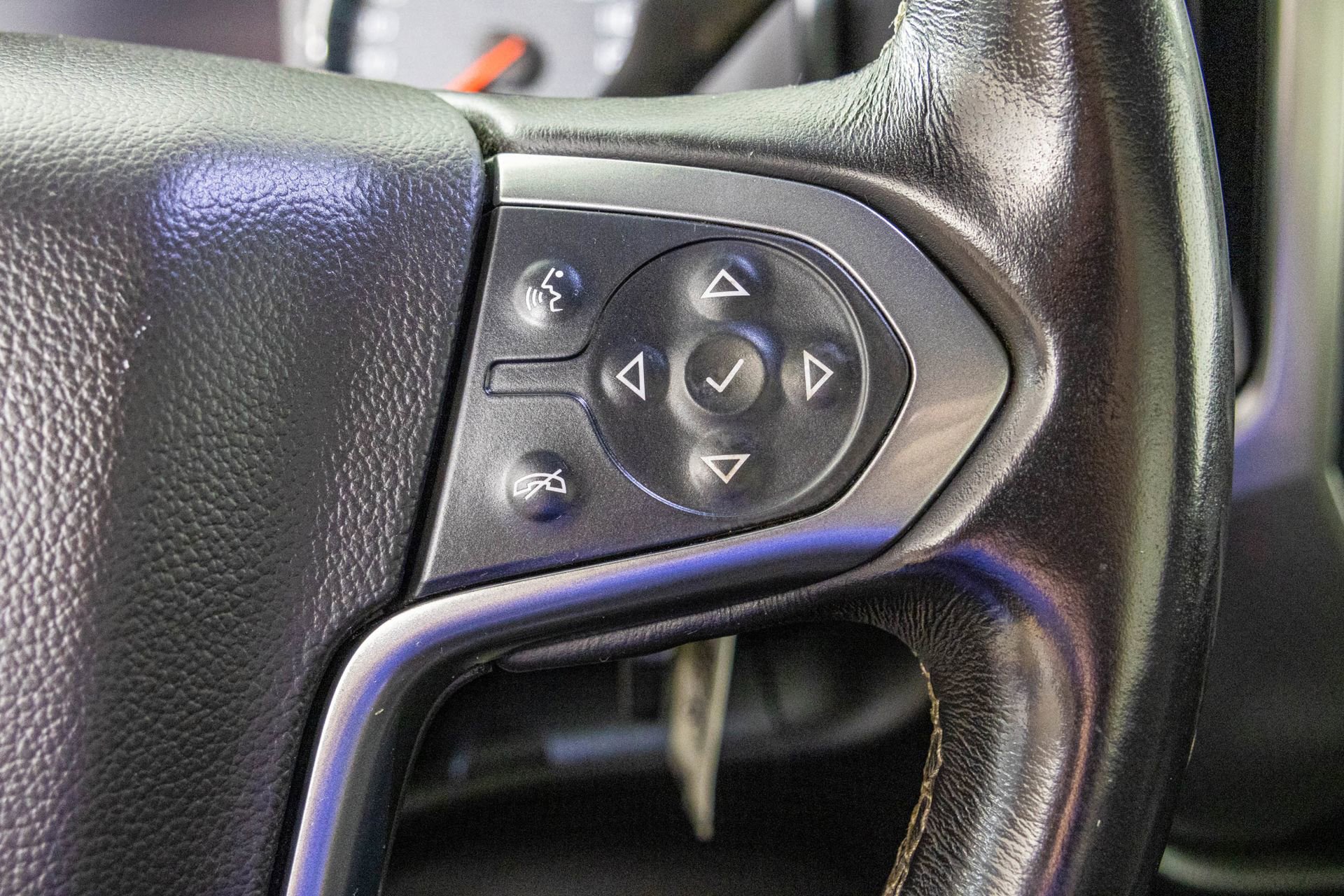 Used 2018 Chevrolet Silverado 1500 LT w/ LT Convenience Package image 20