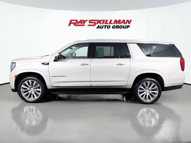 Used 2023 GMC Yukon XL Denali w/ Advanced Technology Package AWD/4WD image 4