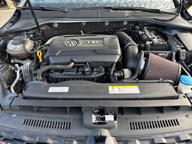 Used 2020 Volkswagen GTI SE FWD image 28